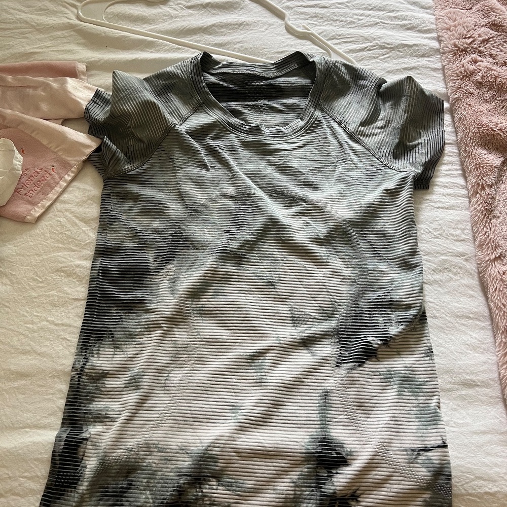 Lululemon Swiftly Tech Size 6 - image 2